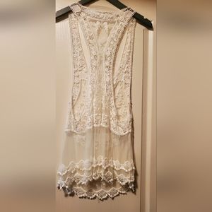 A Beyonce similar Lace Cover Up
